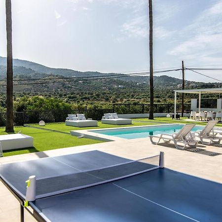 Palm Tree Villa - 5Bdr Paradise Pool / Chill Out Beds Torremolinos Exterior photo