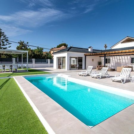 Palm Tree Villa - 5Bdr Paradise Pool / Chill Out Beds Torremolinos Exterior photo
