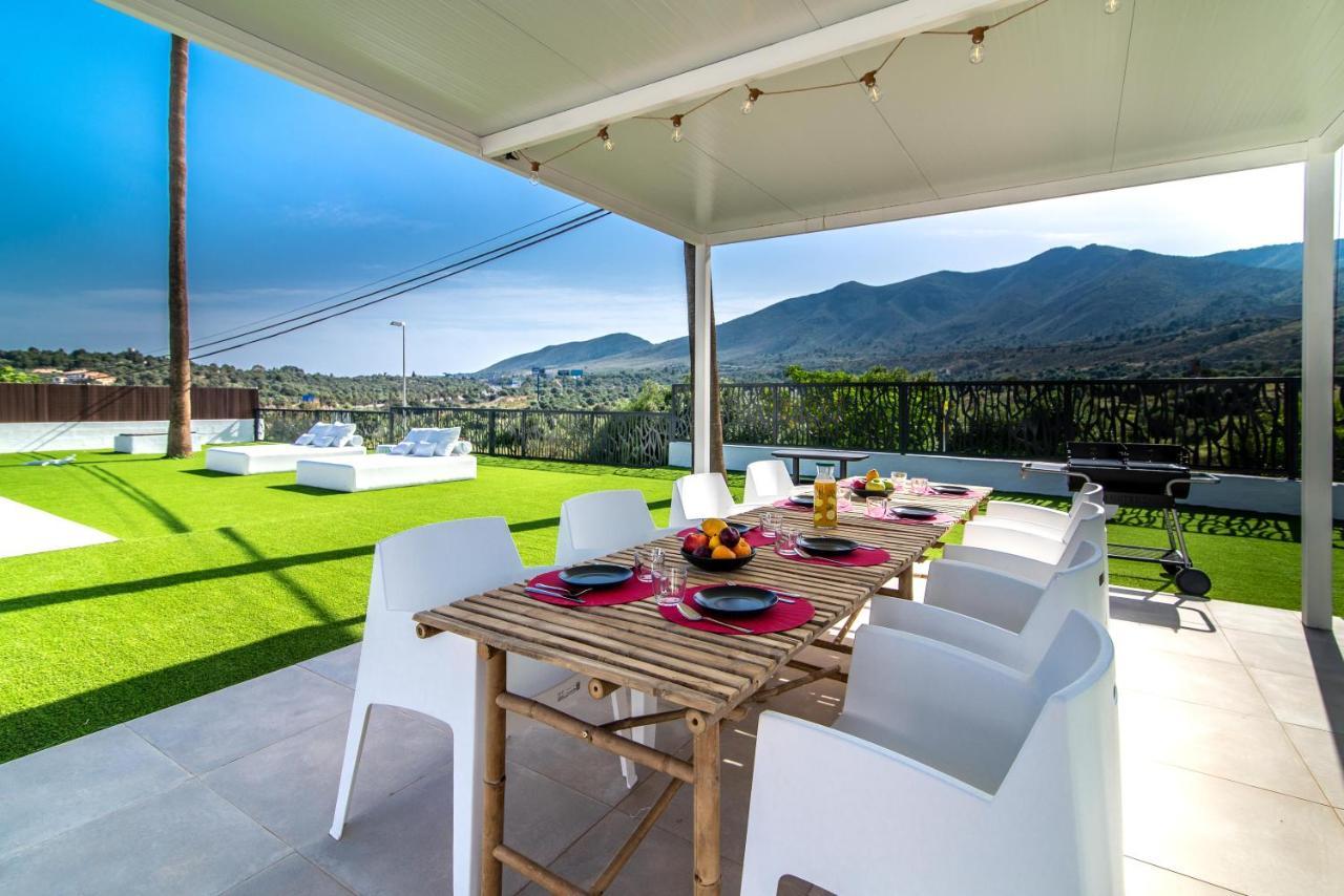 Palm Tree Villa - 5Bdr Paradise Pool / Chill Out Beds Torremolinos Exterior photo