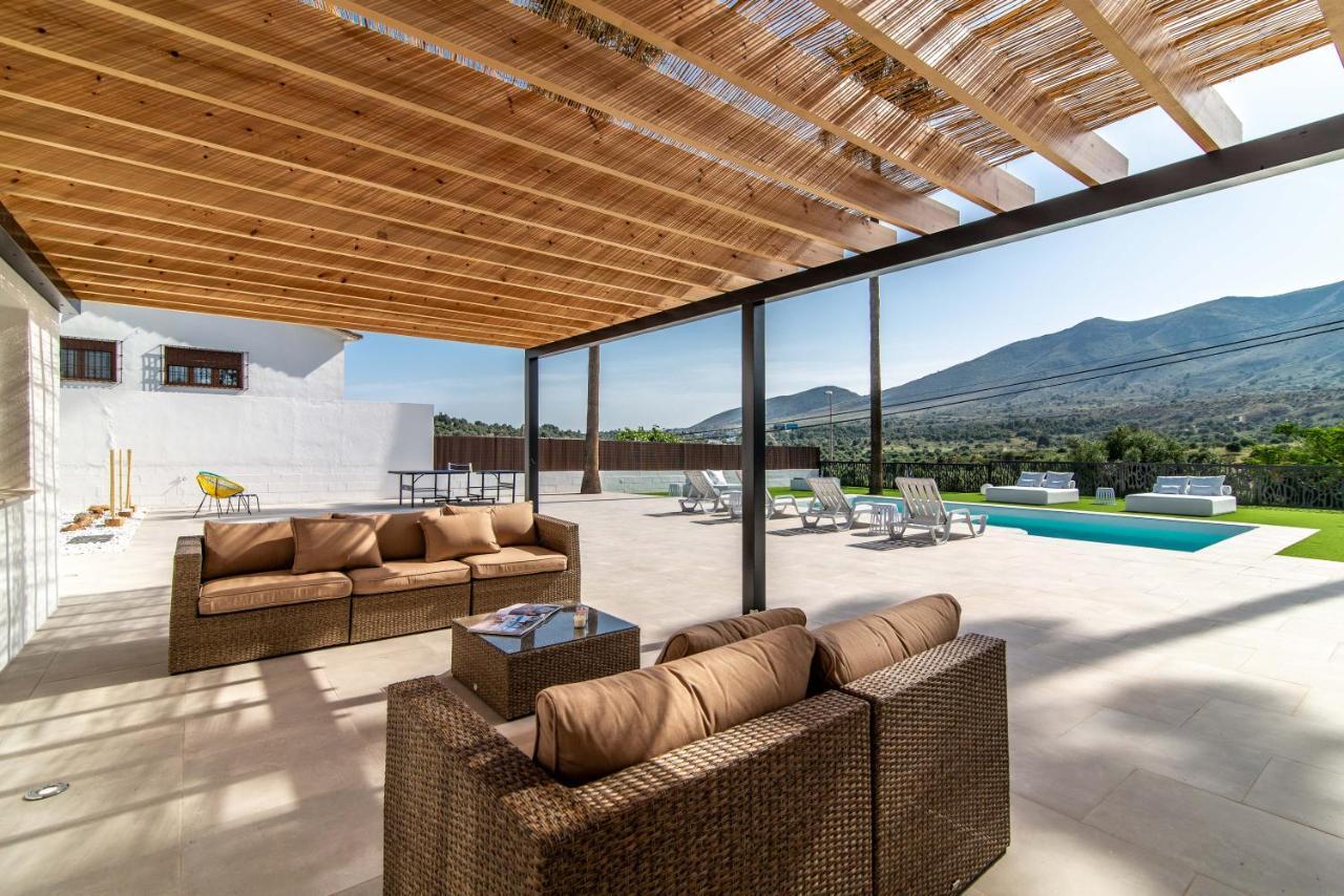 Palm Tree Villa - 5Bdr Paradise Pool / Chill Out Beds Torremolinos Exterior photo