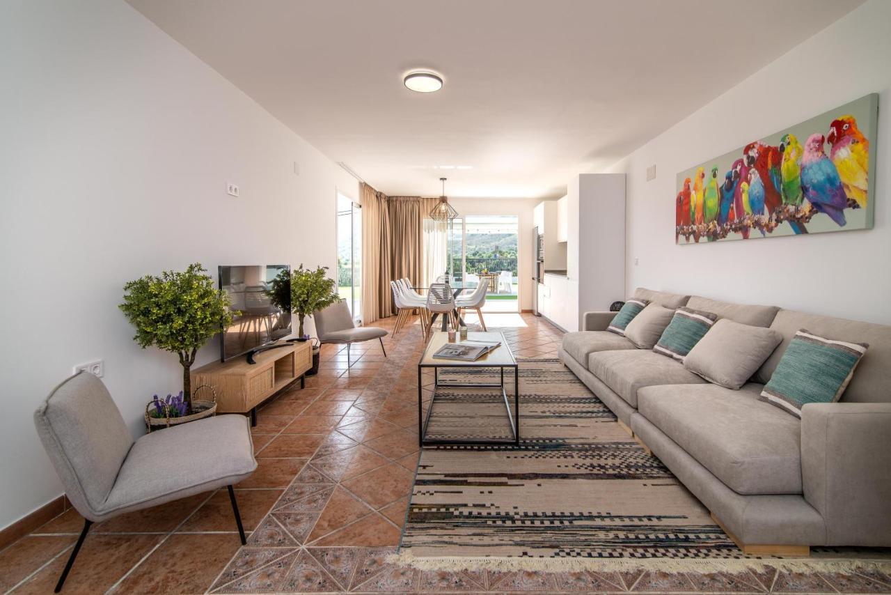 Palm Tree Villa - 5Bdr Paradise Pool / Chill Out Beds Torremolinos Exterior photo