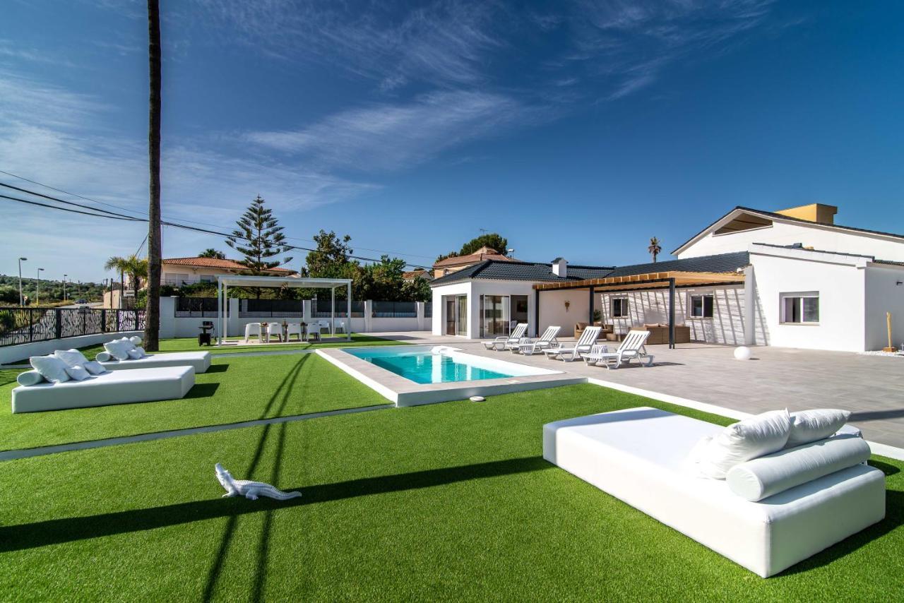 Palm Tree Villa - 5Bdr Paradise Pool / Chill Out Beds Torremolinos Exterior photo