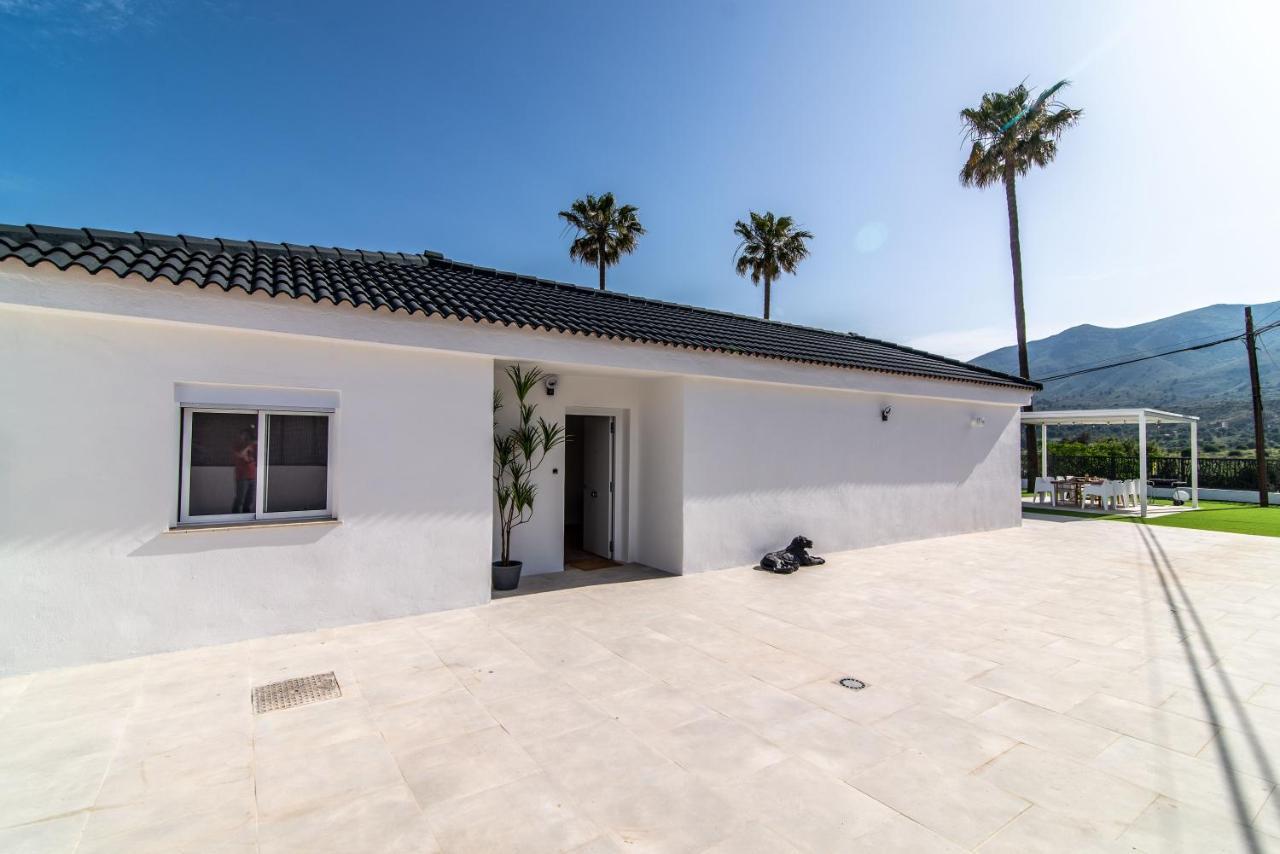Palm Tree Villa - 5Bdr Paradise Pool / Chill Out Beds Torremolinos Exterior photo
